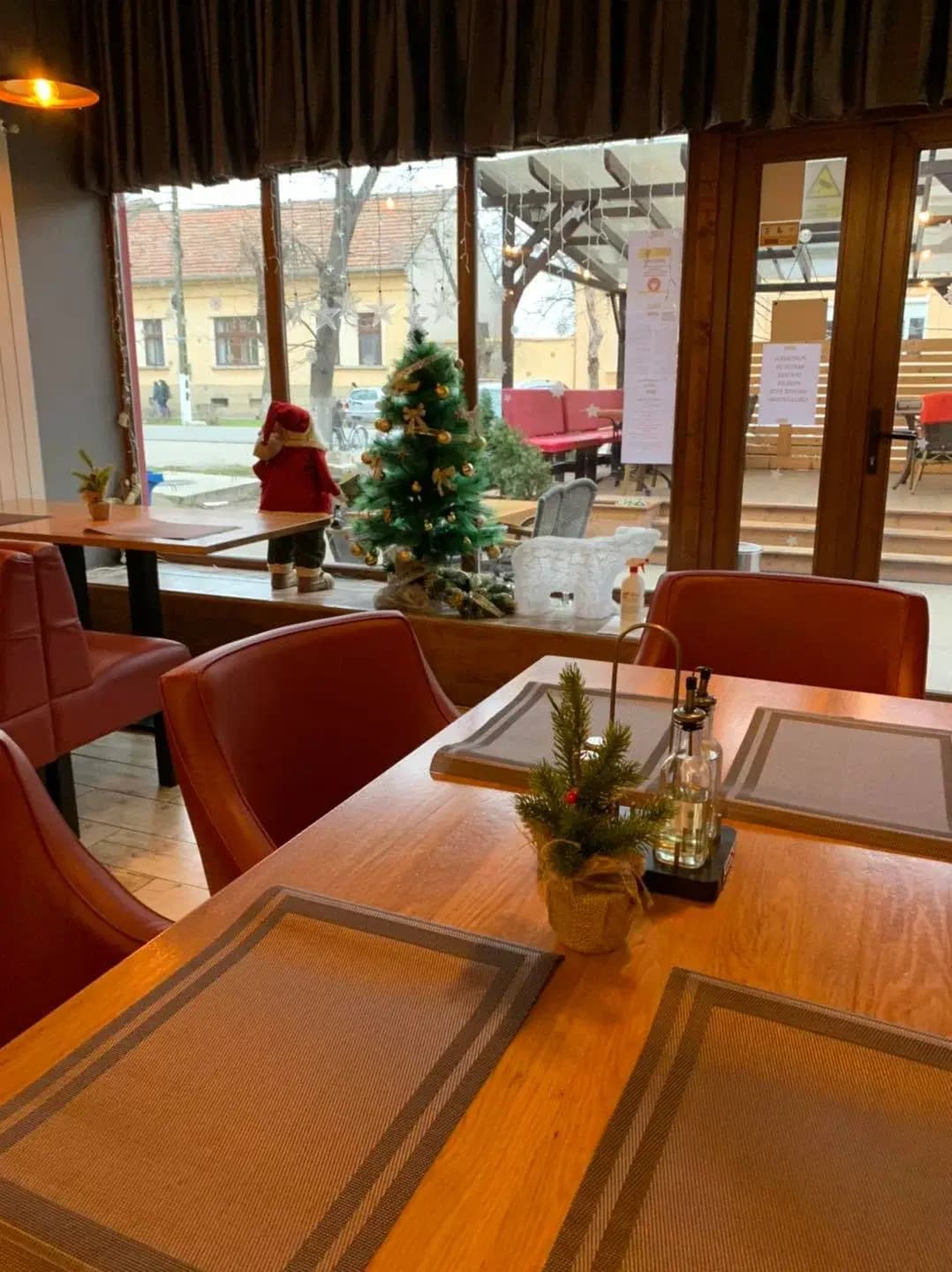 Bistro Cafe Robert - 3