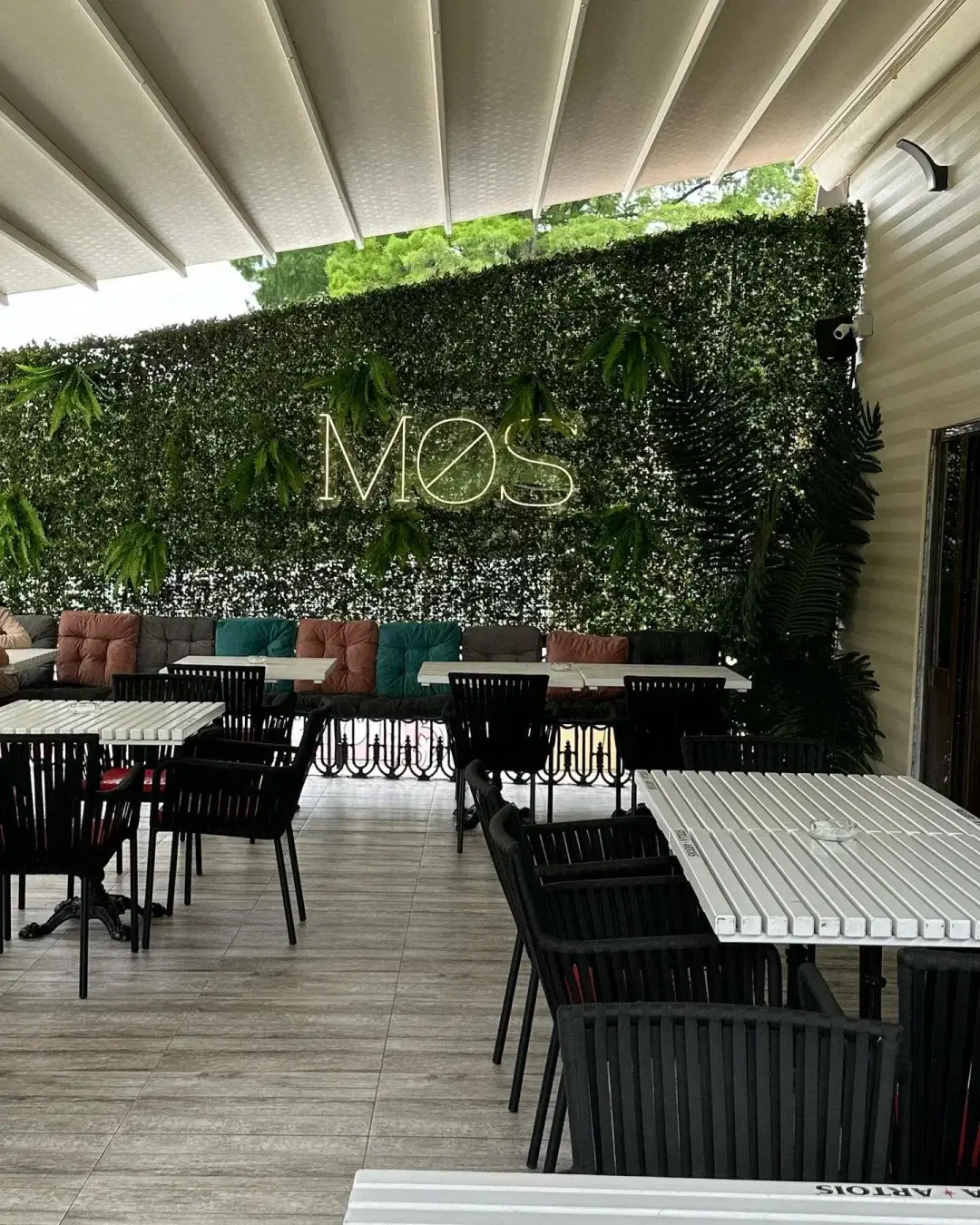 Mos Restaurant - 4