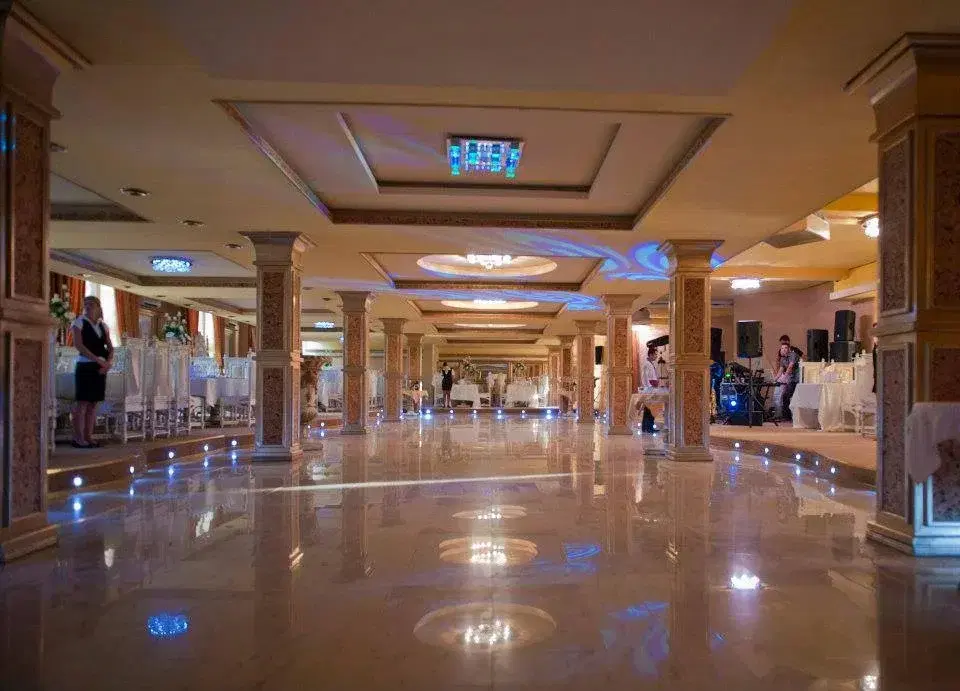 ZHH Ballroom - 1