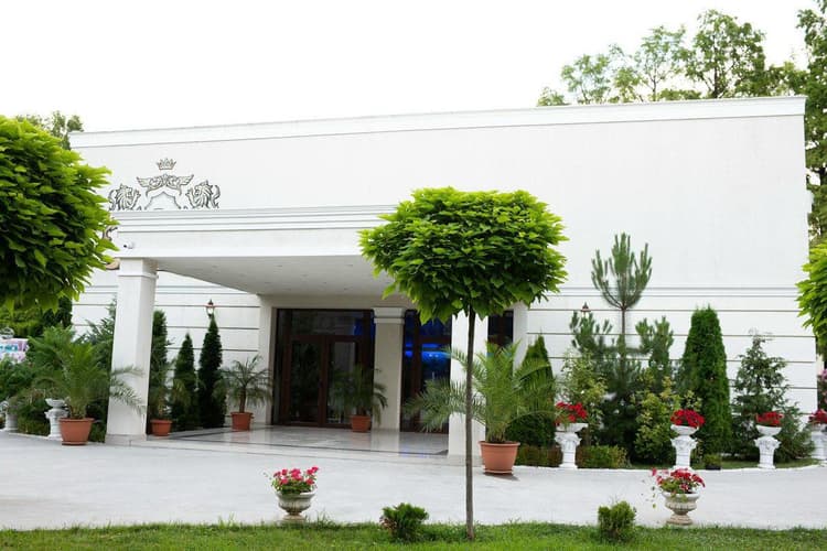 Colonial Club Cernica