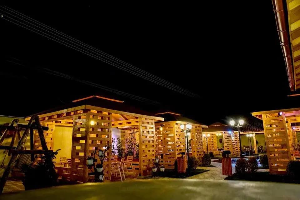 Popasul Vânătorilor - 4 Popasul Vânătorilor - 4